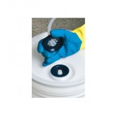 Betco 47078 Symplicity Break 100 Laundry Detergent Concentrate with Alkaline Builder - 5 Gallon Pail