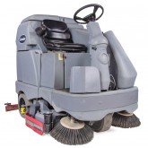 Used Advance Condor 4530C AXP Cylindrical Riding Automatic Scrubber - 45 inch